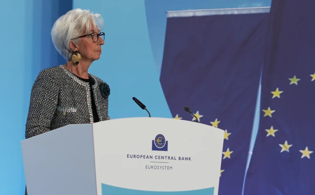 Lagarde downplays odds of early exit