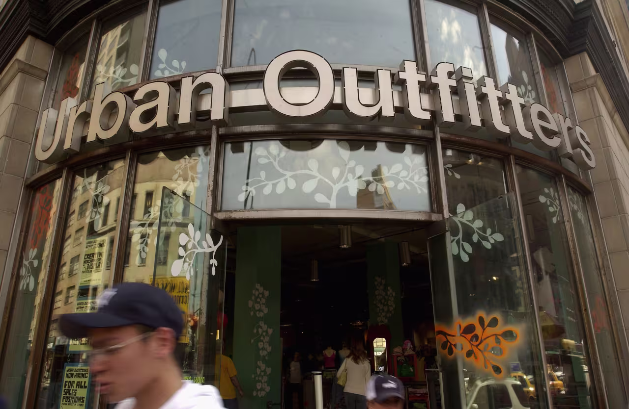 Urban Outfitters’ once-struggling namesake stores are now driving its sales gains Urban Outfitters’ once-struggling namesake stores are now driving its sales gains