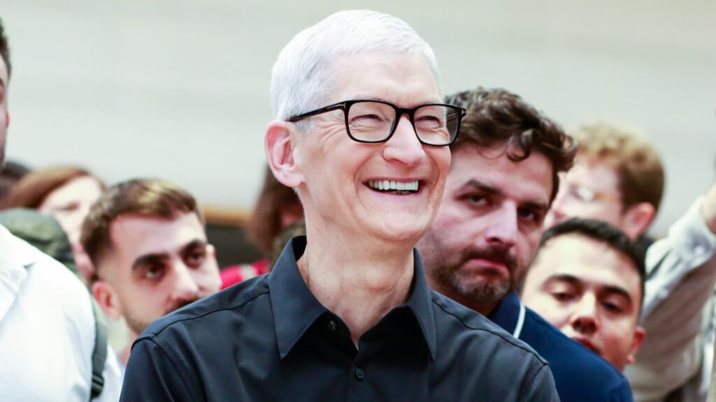 Apple delivers a nearly perfect quarter, with a CEO change and an AI update ahead