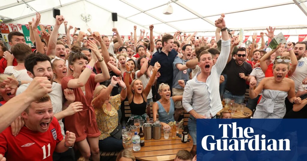Can Starmer’s late-night World Cup openings help Britain’s struggling pubs? | Hospitality industry