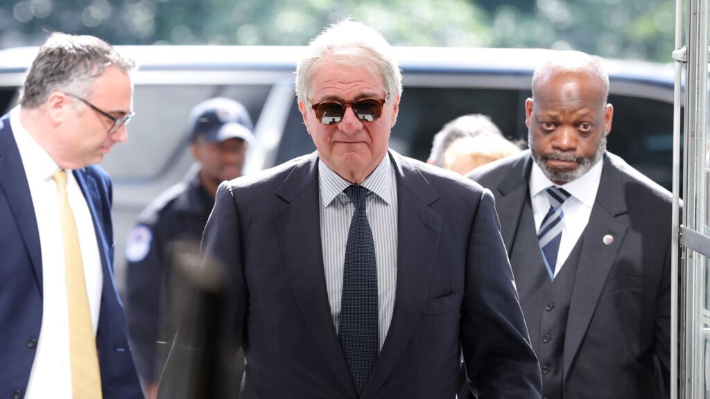 Leon Black says Jeffrey Epstein duped him