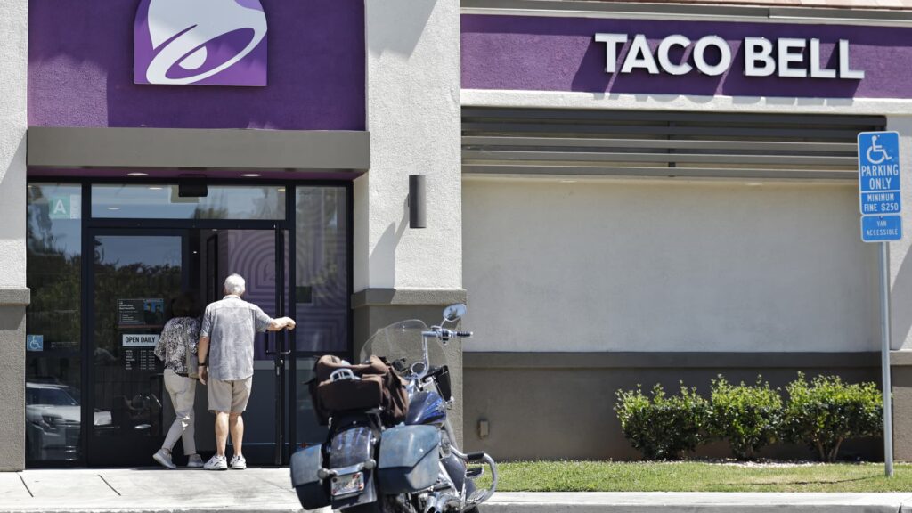 Cyclosporiasis outbreak linked to Taco Bell may not have major impact Cyclosporiasis outbreak linked to Taco Bell may not have major impact