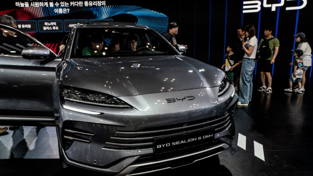 Automakers urge Congress to quickly ban Chinese vehicles in U.S. Automakers urge Congress to quickly ban Chinese vehicles in U.S.